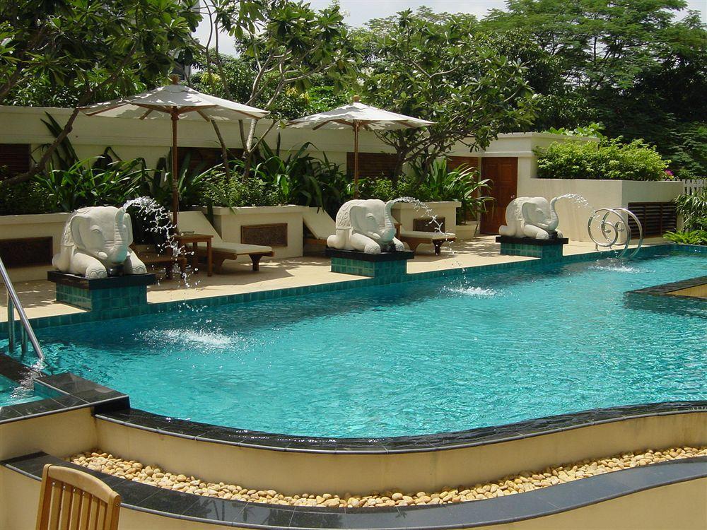 Gardengrove Suites Bangkok Exterior foto