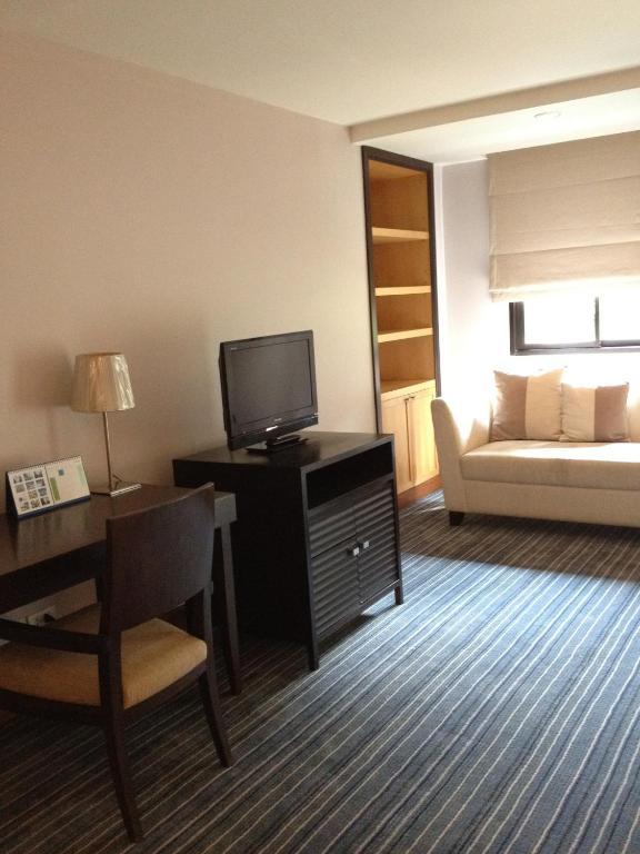 Gardengrove Suites Bangkok Habitación foto