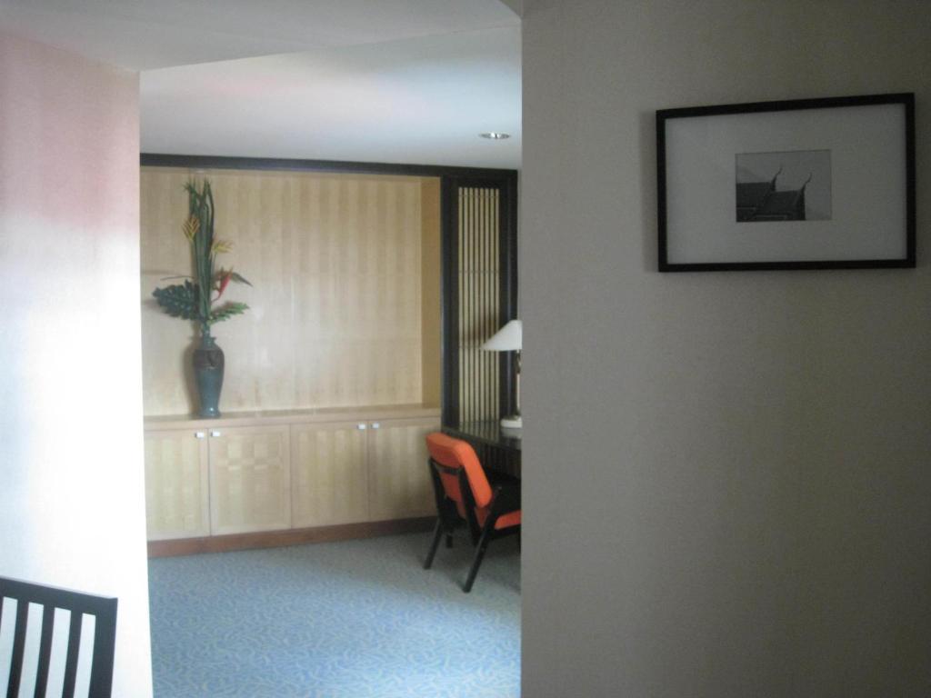 Gardengrove Suites Bangkok Habitación foto