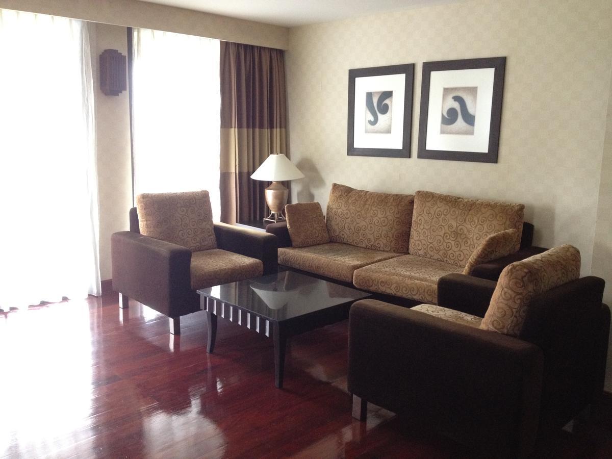 Gardengrove Suites Bangkok Habitación foto