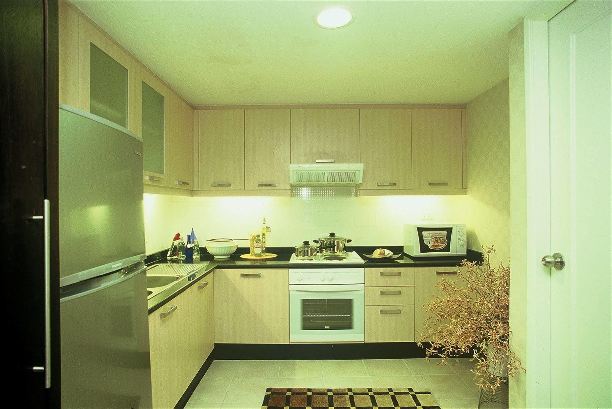 Gardengrove Suites Bangkok Exterior foto